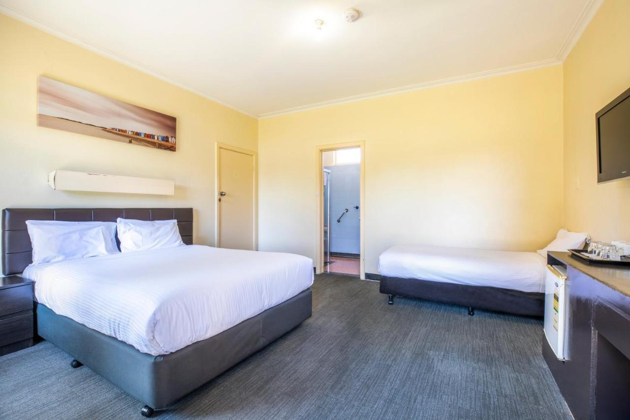 Links Hotel Seaton Екстер'єр фото