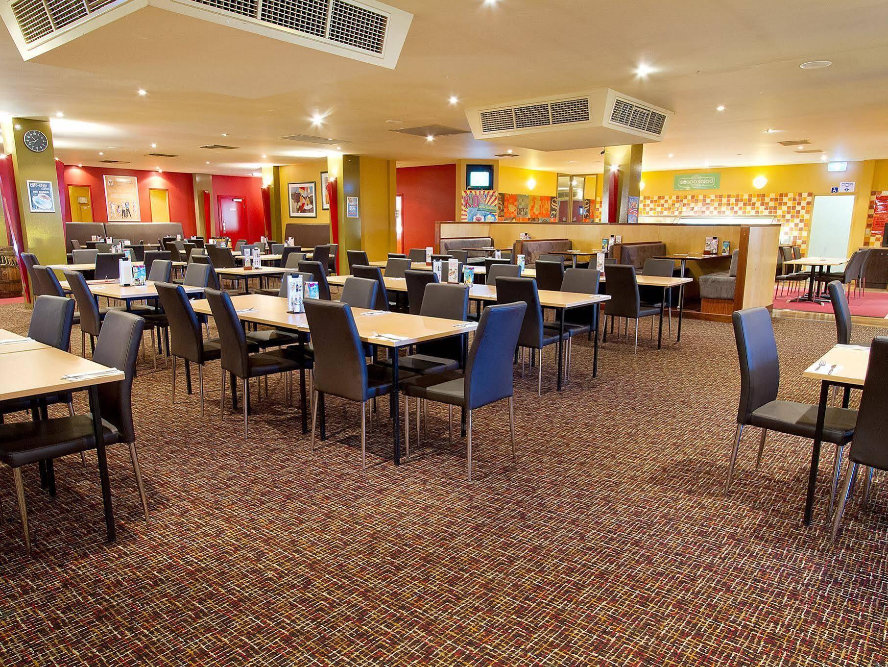Links Hotel Seaton Екстер'єр фото
